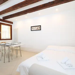 Bricola Biennale Appartement Venise