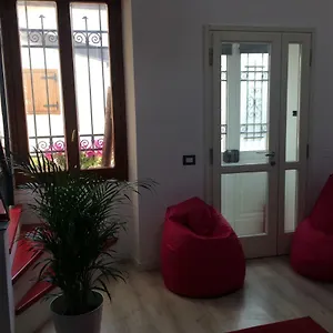  Appartement Theater